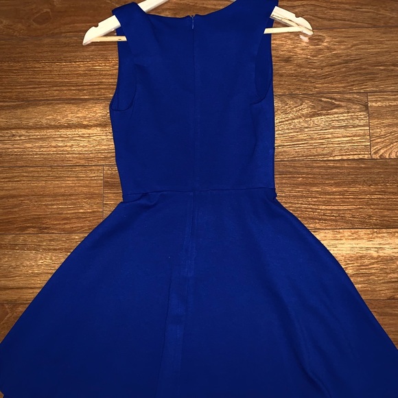 Blue Sweetheart Neckline Dress - Picture 2 of 4